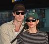 Nos EUA, Bruna Marquezine é flagrada com Shawn Mendes e cunhada, mas look divide opiniões. Veja!