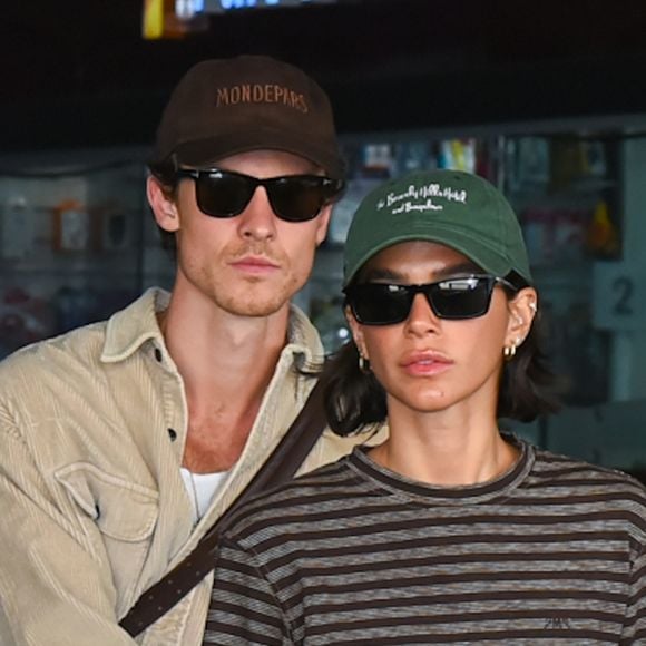 'Que roupas tenebrosas': nos EUA, Bruna Marquezine é flagrada com Shawn Mendes e cunhada, mas look de R$ 51 mil divide opiniões. Fotos!