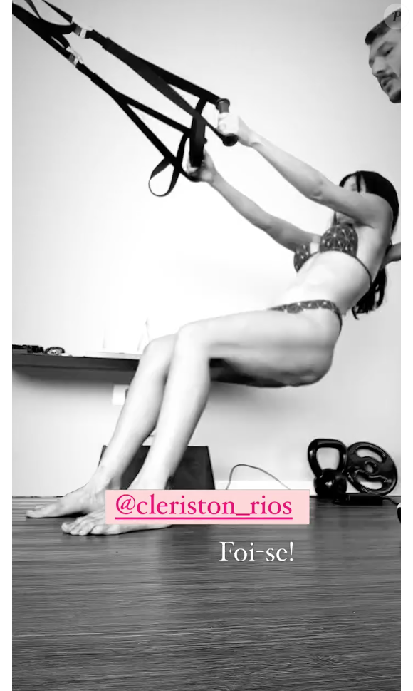 Na companhia do seu personal trainer, Maiara se dedicou a diversos exercícios para grupos musculares distintos