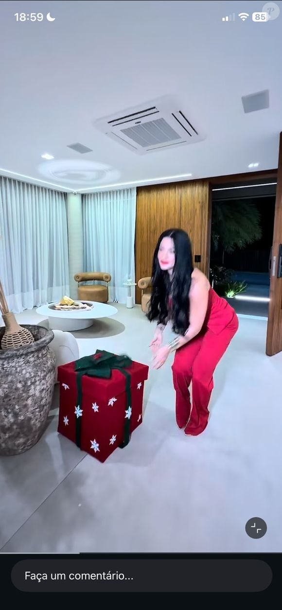 A mudança de Rayane Figliuzzi para a mansão de Belo aconteceu logo no início do namoro, em novembro de 2024, marcando uma nova fase na vida do cantor