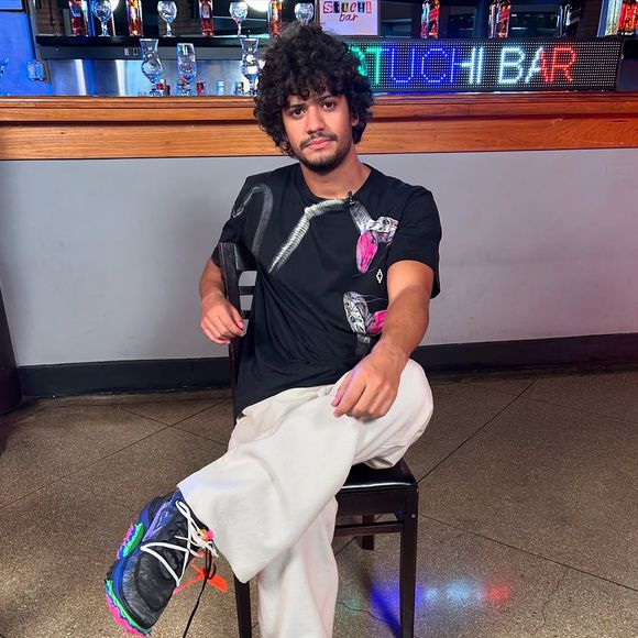 Gabriel Santana relatou a confusão com policiais em seu perfil do Instagram