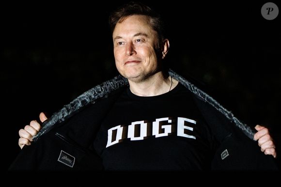 Elon Musk é conhecido por liderar empresas como SpaceX, Tesla e Hyperloop