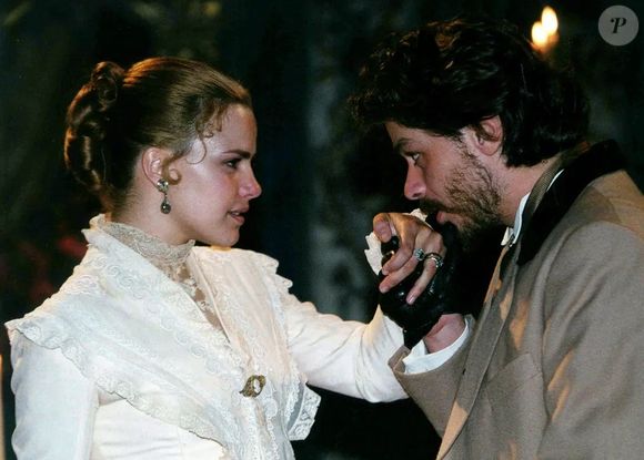 Ana Paula Arósio na Globo: Globoplay reúne 7 trabalhos marcantes da atriz, sendo 5 de época