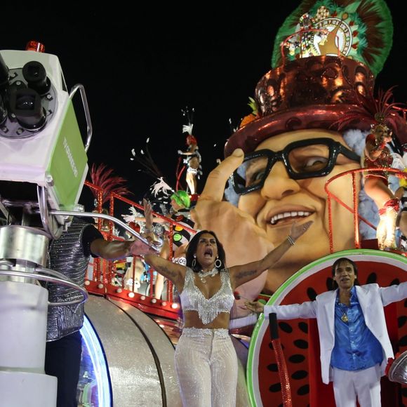 Gretchen será pela primeira vez rainha de bateria no carnaval; em 2018, rainha do bumbum desfilou na Grande Rio em enredo que homenageou Chacrinha
