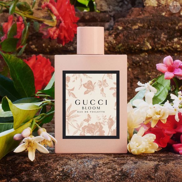 O perfume Gucci Bloom Eau de Parfum combina notas olfativas de tuberosa natural e jasmim 
