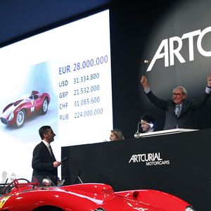 Avaliado em cerca de R$ 176,5 milhões na cotação da época, o Ferrari 335 S Spider Scaglietti ganhou fama mundial após ser associado a Lionel Messi