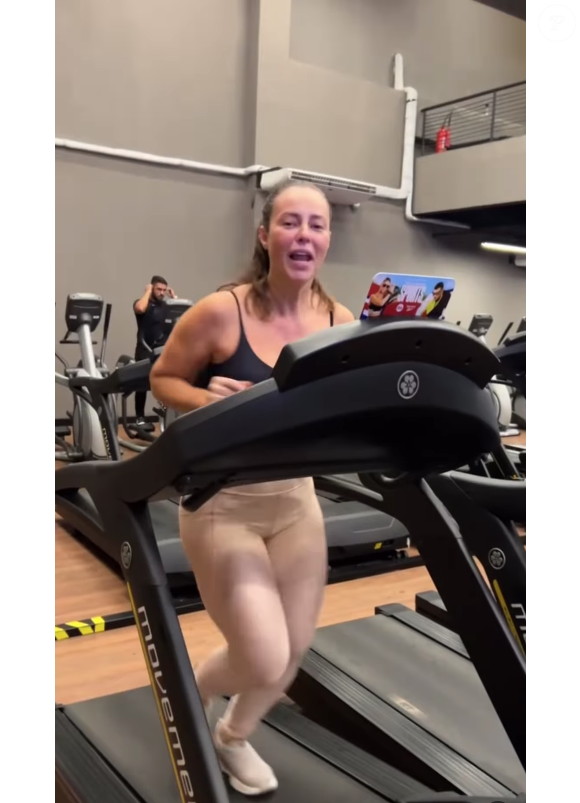 Atriz mantém rotina de exercícios com acompanhamento de personal trainer há anos