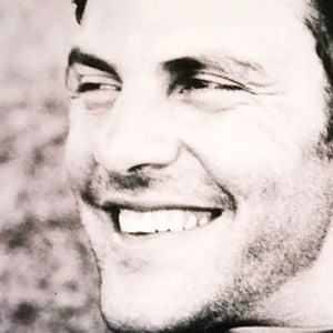 A morte do ator Gerson Brenner, aos 66 anos, nesta segunda-feira (23), comoveu fãs e trouxe à tona uma história de amor, superação e despedida que tem emocionado o público