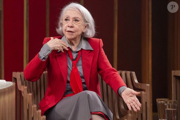 Aos 95 anos, Fernanda Montenegro não dispensa o skincare e alguns 'creminhos' no rosto