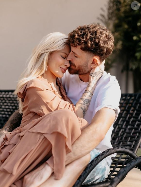 Jogador do Flamengo Léo Pereira se declarou para Karoline Lima ao anunciar reconciliação com a influencer: 'Quero você todos os dias, se o destino nos uniu é porque temos muito pra viver'