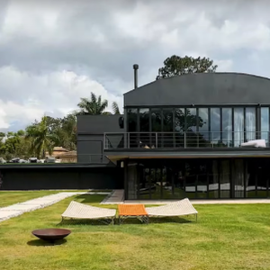 Mansão de Filipe Titto tem 1,8 mil metros quadrados