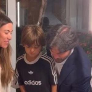 Filho de Rebeca Abravanel e Pato 'apronta' na festa intimista de 7 anos do primo Senor, caçula de Patricia Abravanel e neto de Silvio Santos