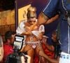 Conhecida por desfilar com tapa-sexos minúsculos, Dani Sperle enfrentou vários perrengues. Em 2015, ainda na concentração, ela ficou completamente nua enquanto ajustava a fantasia.