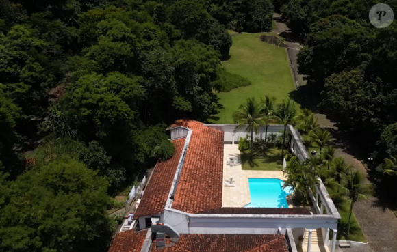 A mansão de Renato Aragão chama atenção por outro motivo: trata-se de uma das residências mais luxuosas já associadas a um artista brasileiro.