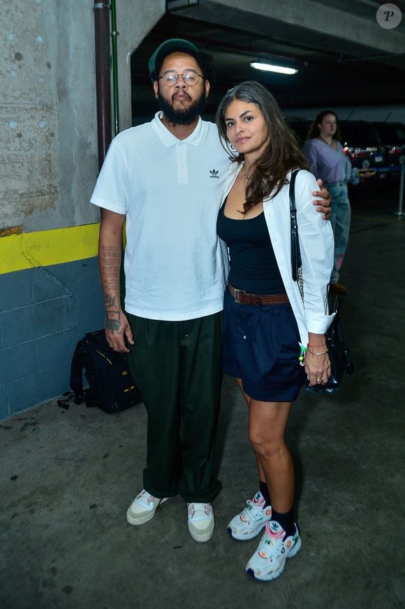 Cantor Emicida foi ao show de Kendrick Lamar com a mulher, Marina Santa Helena