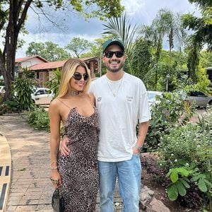 Hariany Almeida namora um dos filhos de Leonardo, Matheus Vargas