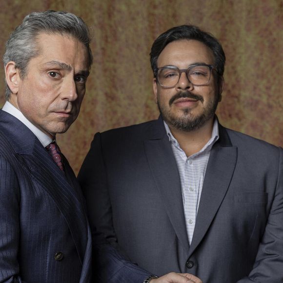 Marco Aurélio (Alexandre Nero) destrata seu assessor, Freitas (Luís Lobianco) em 'Vale Tudo'