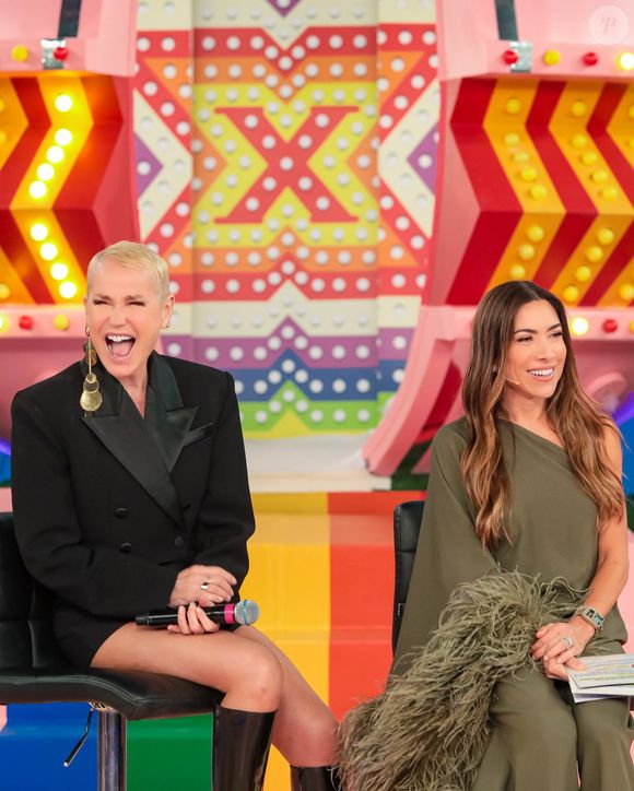 Diversos internautas na web elogiaram a performance de Patricia Abravanel e de Xuxa no programa do SBT.