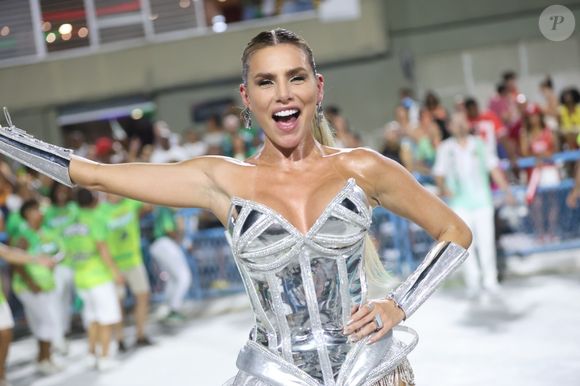 Carnaval 2025: musa da Mocidade, Erika Schneider embarcou no clima futurista do enredo no primeiro dia de ensaio técnico