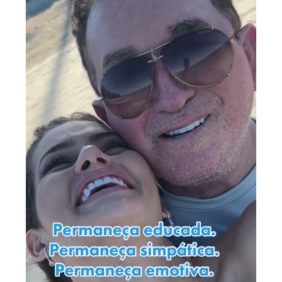 "Permaneça educada. Permaneça simpática. Permaneça emotiva. Permaneça gentil. Nunca permita que pessoas amargas te torne amarga também", escreveu Calita no vídeo