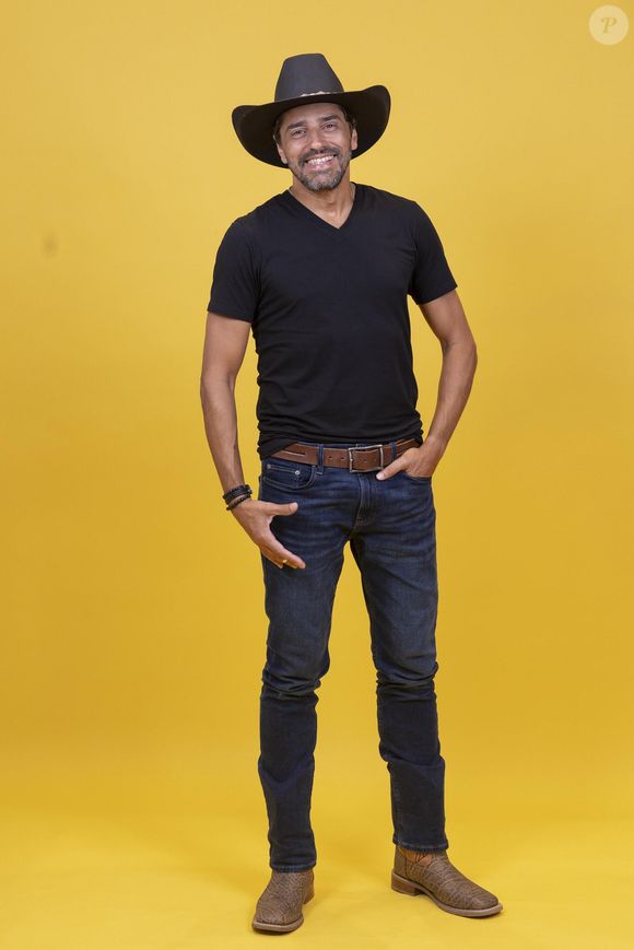 Ex-vilão do BBB 7, Cowboy tenta revisitar sua trajetória no reality enquanto enfrenta novas críticas de Diego Alemão