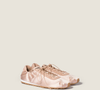 Com preço de R$ 6.600, modelo da Miu Miu reforça febre dos tênis inspirados em sapatilhas e rivaliza com versão acessível da Puma