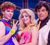 Danielle Winits dividia cena com Thiago Fragoso, em um dos números mais esperados do musical ‘Xanadu’. Os dois eram içados com cabos e sobrevoavam a plateia