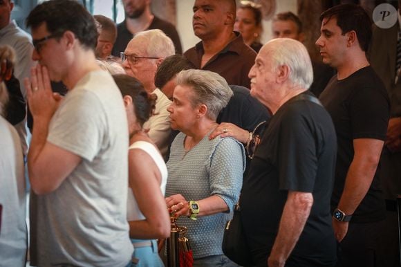 Corpo de Ney Latorraca foi velado por Cláudia Rodrigues no Theatro Municipal do Rio de Janeiro