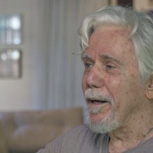 "Não, tinha uma outra interpretação nisso daí: o personagem estava dando uma banana para o sistema, para as inflações que existiam no Brasil, para o mal governo", relembrou Reginaldo Faria
