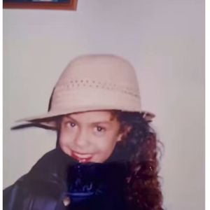 No 'BBB 26', Sarah transforma o próprio cabelo em símbolo de identidade, amadurecimento e reconexão com a própria essência