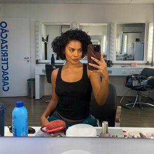 Bella Campos lembrou da dificuldade que teve até conseguir um papel de destaque na TV