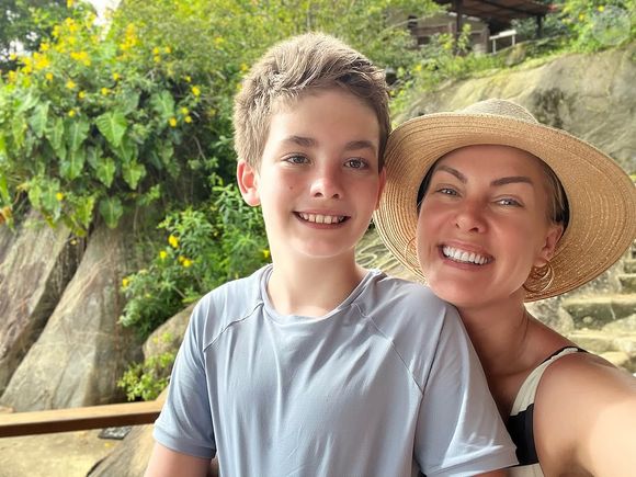 Ana Hickmann também não deixou de celebrar a data especial do filho.