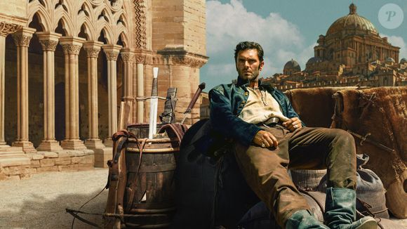 Protagonista elogiado: Atuação de Pio Marmaï é destaque entre as críticas e ajuda a elevar o tom dramático da minissérie