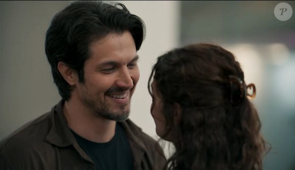 Primeira chamada de Três Graças trouxe Rômulo Estrela e Sophie Charlotte em take rápido como casal apaixonado