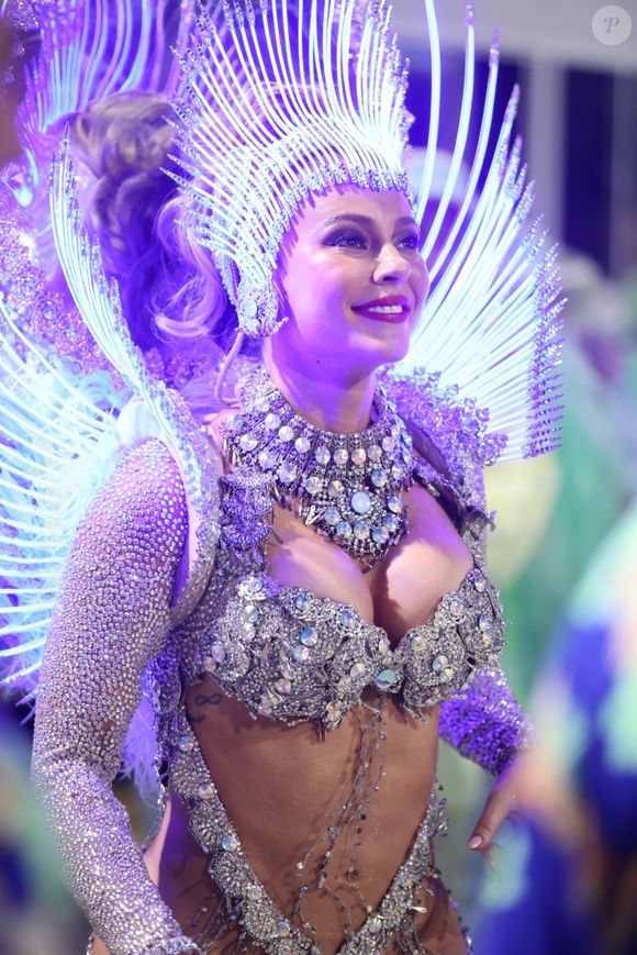 Paolla Oliveira também apareceu na lista de sugestões dos seguidores de Andressa Urach