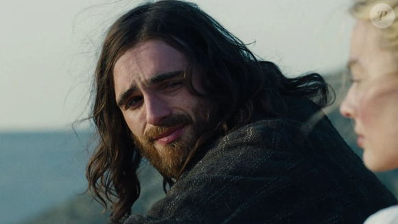 Longa transforma clássico literário em drama visualmente impactante, com forte carga de desejo e tensão emocional