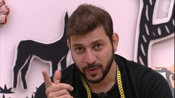 Caio participou do 'BBB 21', que Juliette ganhou, e 'está de volta' no 'BBB 25'