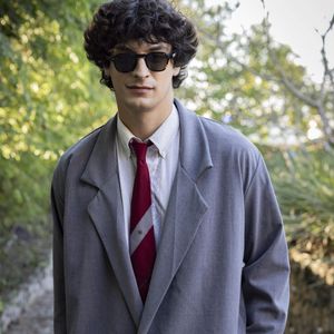 Em ‘Vale Tudo’, Tiago fica inconformado com o comportamento destrutivo da mãe e decide ‘dar o troco’