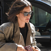 Nem sapatilhas Chanel, nem tênis New Balance: com novo iPhone 18 Pro Max em mãos, Bruna Marquezine elege calçado clássico e avaliado em R$ 7,2 mil para aerolook em Milão