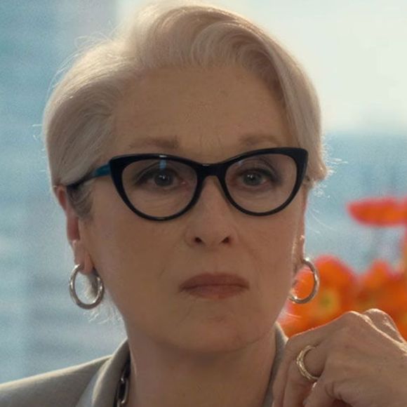 Miranda Priestly está de volta! Depois de faturar aproximadamente R$ 3,5 bilhões nas bilheterias mundiais, 'O Diabo Veste Prada 2' chega ao Disney+ ainda em julho