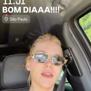 Virgínia, porém, surpreendeu todo mundo ao surgir no Brasil nesta quarta-feira (08), e gravou stories em São Paulo