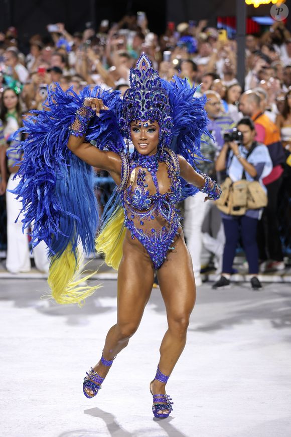 Desfiles de Carnaval 2025 RJ: Mayara Lima é a rainha de bateria da Paraíso do Tuiuti na terça-feira 4 de março de 2025