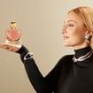 Sou fã de perfumes, amo o La Vie Est Belle e garanto: essas 4 fragrâncias femininas de Natura e O Boticário são muito parecidas com ele
