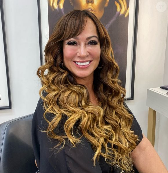Nadine passou pelos procedimentos em uma clínica reconhecida por atender perfis de mulheres maduras que buscam rejuvenescimento com discrição