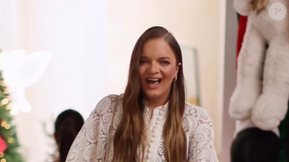 A mensagem exibida dizia: “Ficou linda depois da reforma”, seguida de um emoji com os polegares para cima.