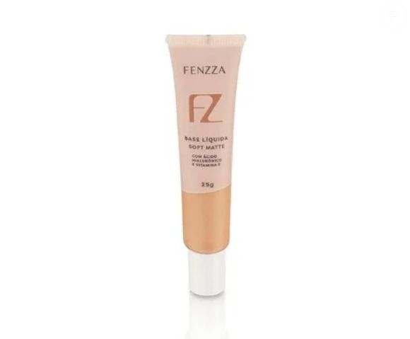 A Base Fluída Soft Matte FZ, da Fenzza, combina textura fluida e cobertura confortável para um visual sofisticado e sem excesso