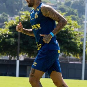 Já em outro momento, ele disse: 'Sigo me recuperando... Trabalhando', nos stories.