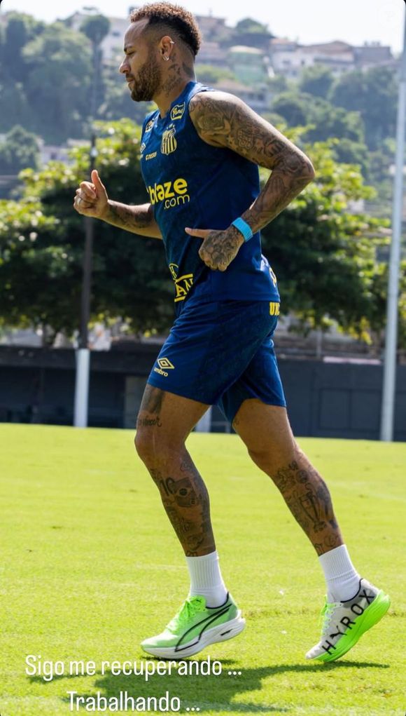 Já em outro momento, ele disse: 'Sigo me recuperando... Trabalhando', nos stories.