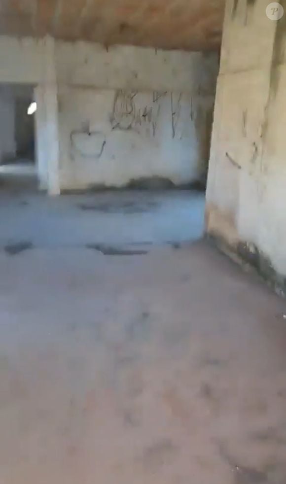 Luiza Ambiel vai gravar pornô em uma casa abandonada ainda em construção