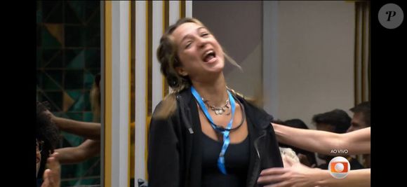 Samira comemora após conquistar dinheiro do Big Fone do Mercado Pago do BBB 26